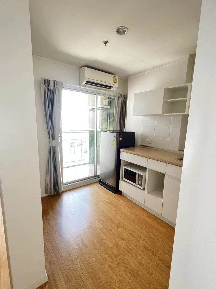 For sale: Lumpini Place Srinakarin-Hua Mak Station, separated rooms. Room renovation lovers, don't miss this. Book now.