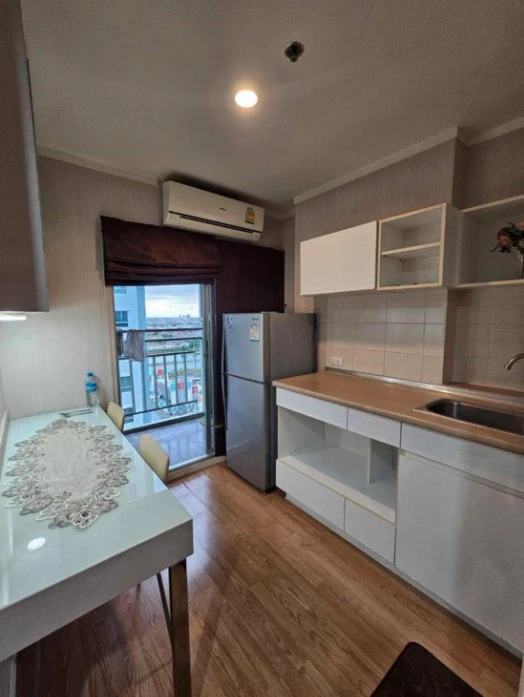For sale: Lumpini Mega City Bangna, has built-in furniture, ready to install quality wallpaper, move in now, don't hesitate.
