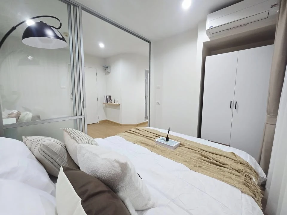 For sale: Lumpini Mega City Bangna. The room is on a very high floor, with a beautiful view, open, and beautifully decorated. Fully furnished. Ready t