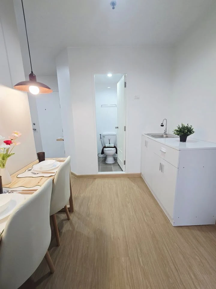 For sale: Lumpini Mega City Bangna. The room is on a very high floor, with a beautiful view, open, and beautifully decorated. Fully furnished. Ready t