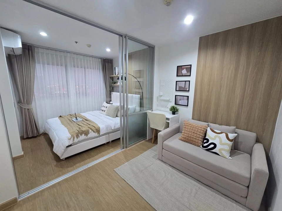 For sale: Lumpini Mega City Bangna. The room is on a very high floor, with a beautiful view, open, and beautifully decorated. Fully furnished. Ready t