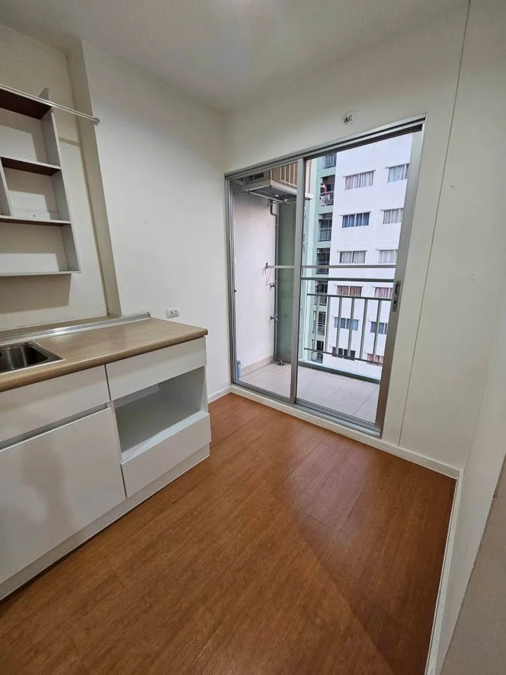 For sale or rent: Lumpini Mega City Bangna, empty corner room, not crowded, quiet, very private. Interested, book now.