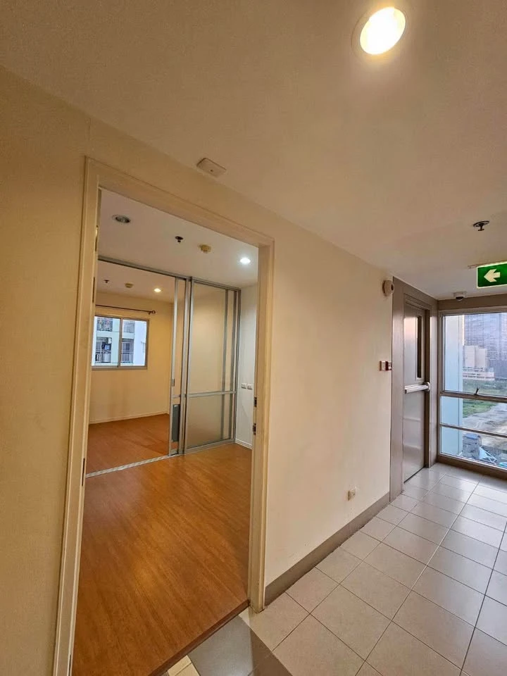 For sale or rent: Lumpini Mega City Bangna, empty corner room, not crowded, quiet, very private. Interested, book now.