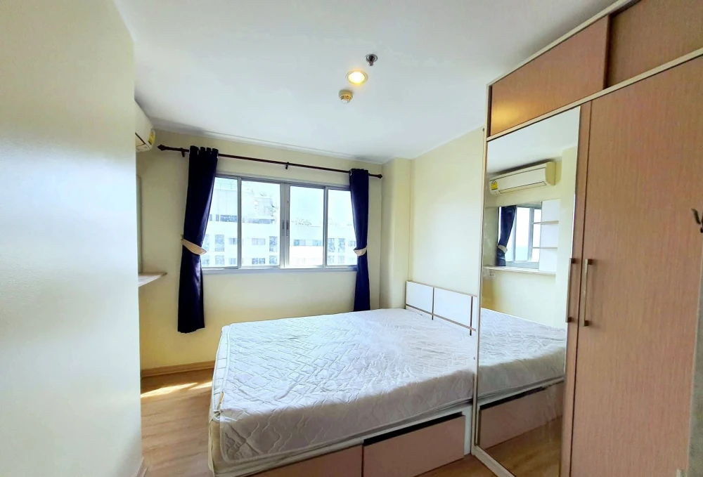 For sale: Lumpini Condo Town Ramintra-Nawamin. Ready to move in, fully furnished with appliances. Book now! Don't miss out! +++ images