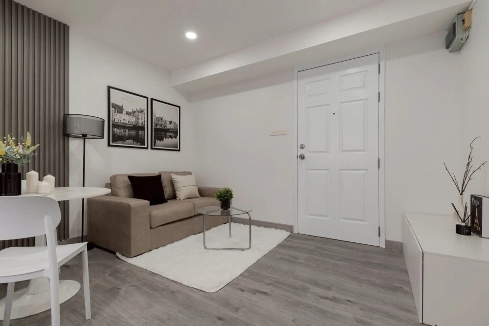 For sale: Lumpini Center Nawamin Condo, modern style, fully furnished. Move in immediately, no need to spend extra money on renovations.