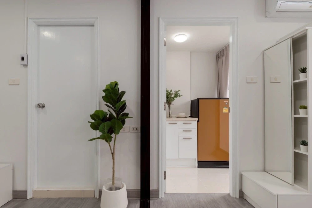 For sale: Lumpini Center Nawamin Condo, modern style, fully furnished. Move in immediately, no need to spend extra money on renovations.