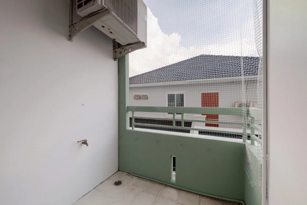 For sale: Lumpini Center Nawamin Condo, modern style, fully furnished. Move in immediately, no need to spend extra money on renovations.