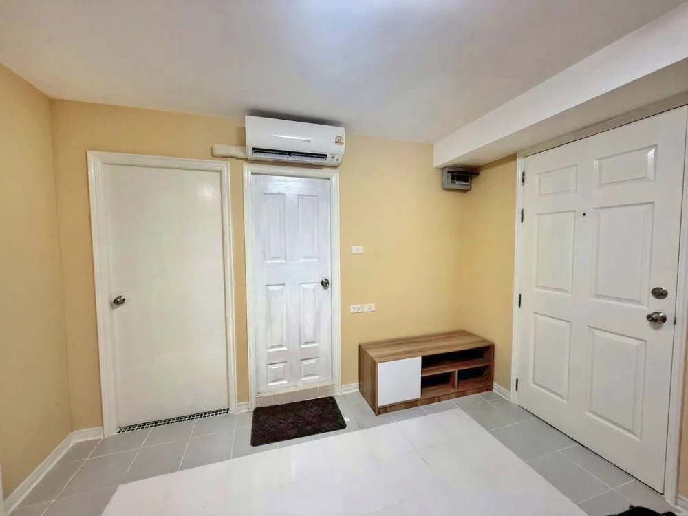 For sale: Lumpini Center Nawamin, modern style, good ventilation, beautiful view, fully furnished with all amenities!