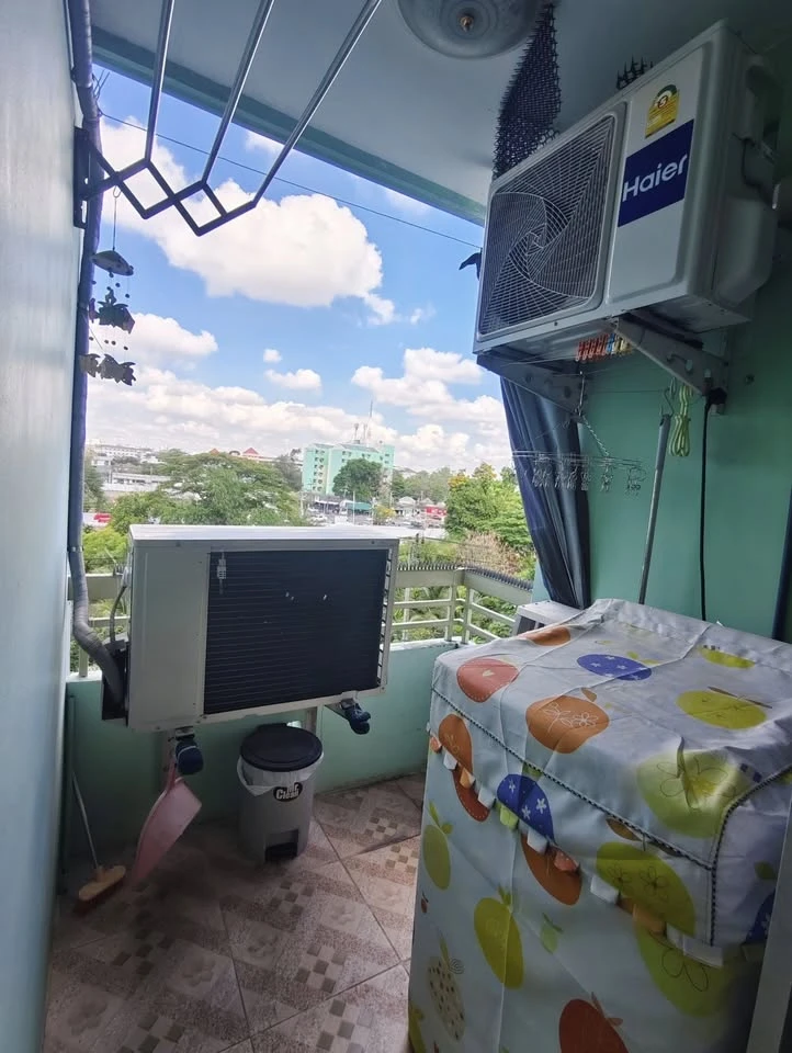 For sale: Lumpini Center Nawamin (Happyland Phase 5), 5th floor, near the elevator, fire exit, pleasant green garden view. Hurry and reserve now!