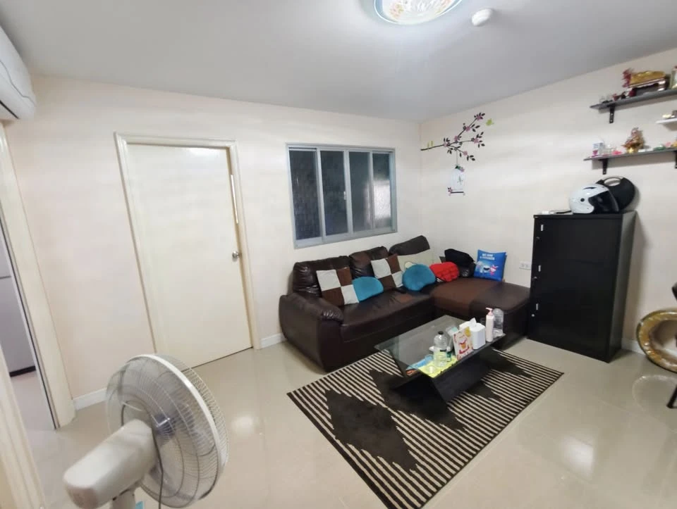 For sale: Lumpini Center Nawamin (Happyland Phase 5), 5th floor, near the elevator, fire exit, pleasant green garden view. Hurry and reserve now!