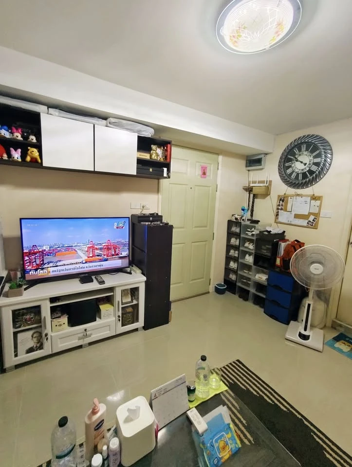 For sale: Lumpini Center Nawamin (Happyland Phase 5), 5th floor, near the elevator, fire exit, pleasant green garden view. Hurry and reserve now!