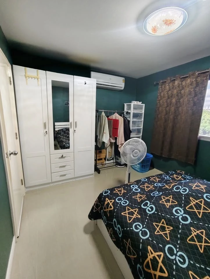 For sale: Lumpini Center Nawamin (Happyland Phase 5), 5th floor, near the elevator, fire exit, pleasant green garden view. Hurry and reserve now!