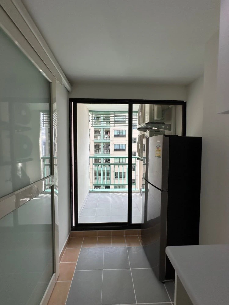 For sale: Lumpini Place Ratchada - Tha Phra, spacious room, comfortable, fully furnished, ready to move in, book now, don't miss out!!