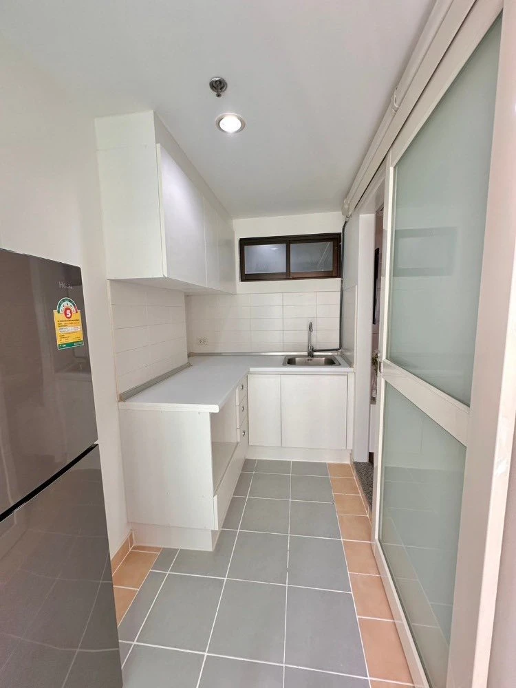 For sale: Lumpini Place Ratchada - Tha Phra, spacious room, comfortable, fully furnished, ready to move in, book now, don't miss out!!