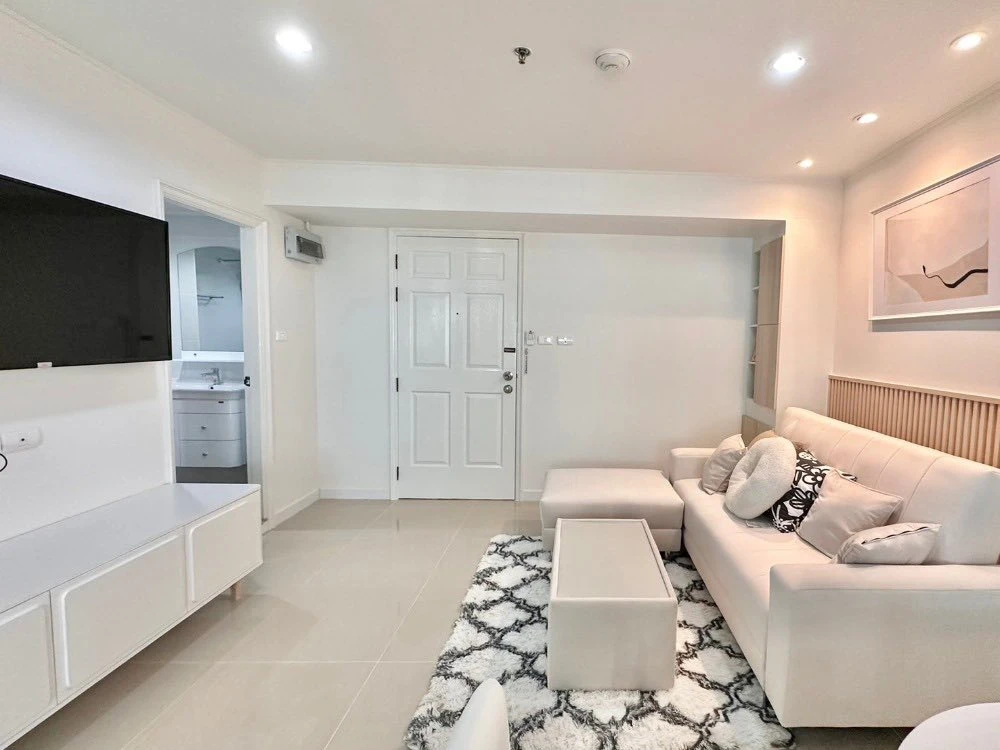 For sale: Lumpini Place Ratchada - Tha Phra, spacious room, comfortable, fully furnished, ready to move in, book now, don't miss out!!