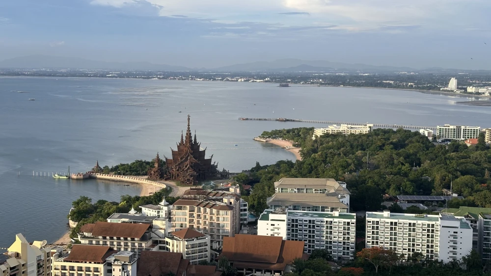 For sale: Wongamat Tower Condominium, ready to move in, sea view, beachfront, fully furnished, great amenities, don't miss out if you book+++