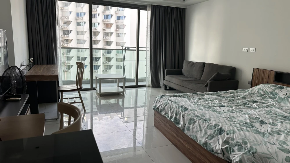 For sale: Wongamat Tower Condominium, ready to move in, sea view, beachfront, fully furnished, great amenities, don't miss out if you book+++
