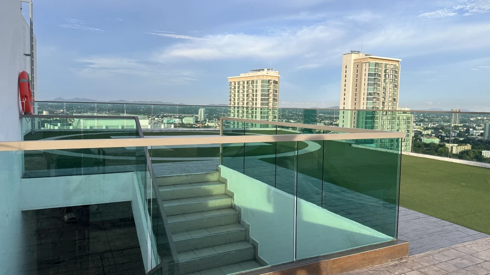 For sale: Wongamat Tower Condominium, ready to move in, sea view, beachfront, fully furnished, great amenities, don't miss out if you book+++