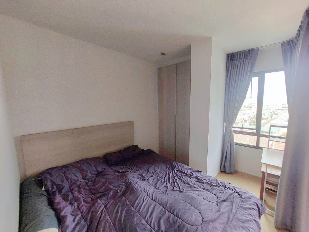 Wynn Condo, Phaholyothin 52, 8th floor, corner unit for sale. Quiet and private, perfect for relaxation. Don't miss out!