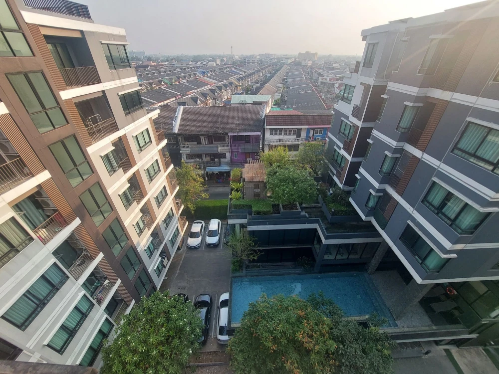 Wynn Condo, Phaholyothin 52, 8th floor, corner unit for sale. Quiet and private, perfect for relaxation. Don't miss out!