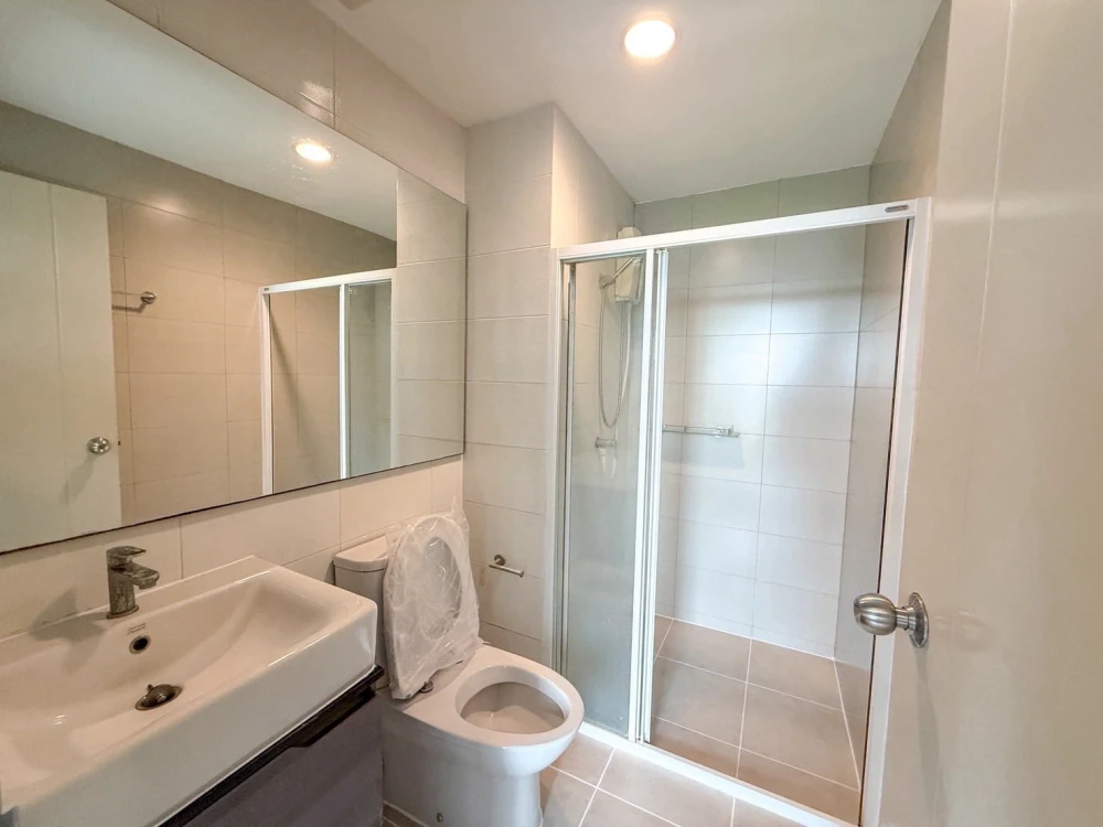 Villa Lasalle for sale, corner room, top floor, balconies on two sides, north direction, very good price. If interested, reserve now.