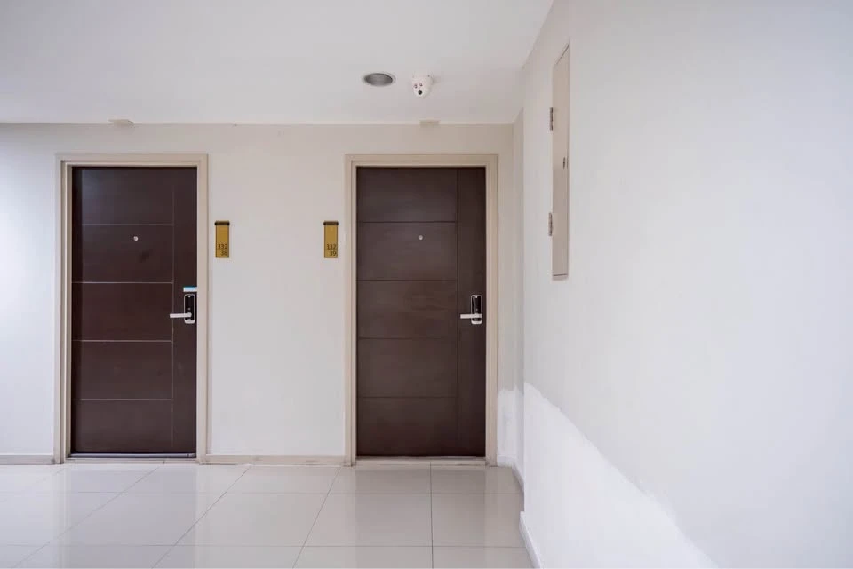 Villa Lasalle for sale, Building A, 3rd floor, 2 bedrooms, 1 bathroom, wallpapered throughout the room, just bring your belongings and move in.