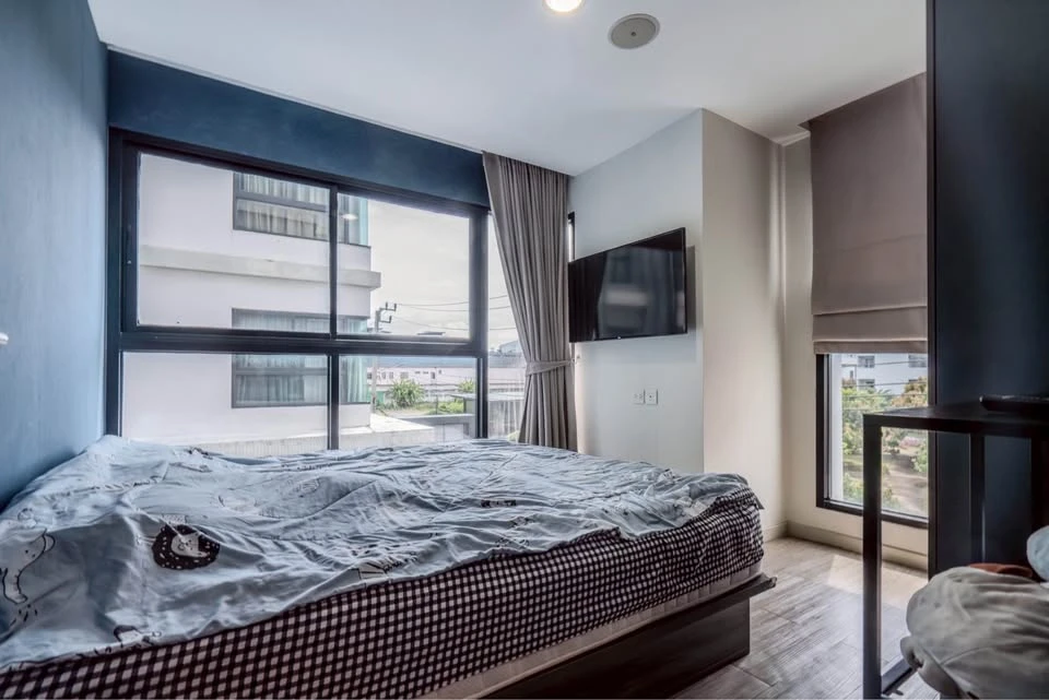 Villa Lasalle for sale, Building A, 3rd floor, 2 bedrooms, 1 bathroom, wallpapered throughout the room, just bring your belongings and move in.