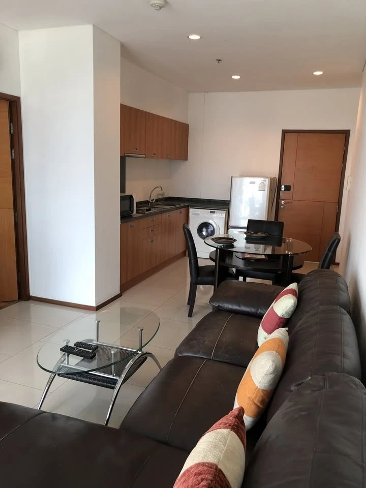 For sale: Villa Sathorn, large usable area, pleasant garden view, complete with furniture, ready to move in