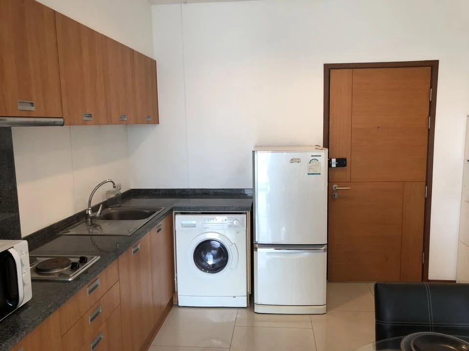 For sale: Villa Sathorn, large usable area, pleasant garden view, complete with furniture, ready to move in