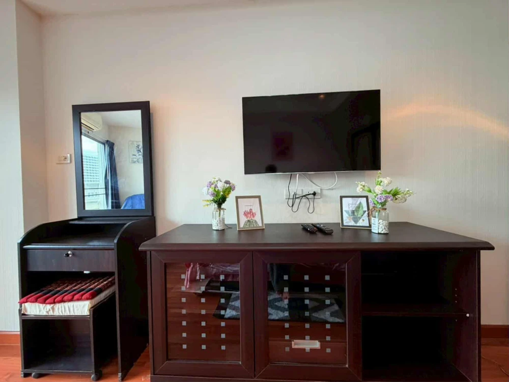 For sale, Jomtien Sea View Condominium 1, Building A, 4th floor, has basic furniture, must reserve this type.
