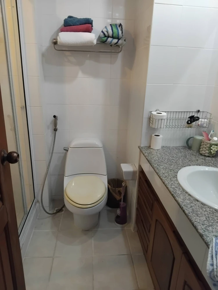 For sale: Jomtien beach view condominium, 2 types available, 2 bedrooms, 2 bathrooms, 6th floor (combined 4 units), very spacious.
