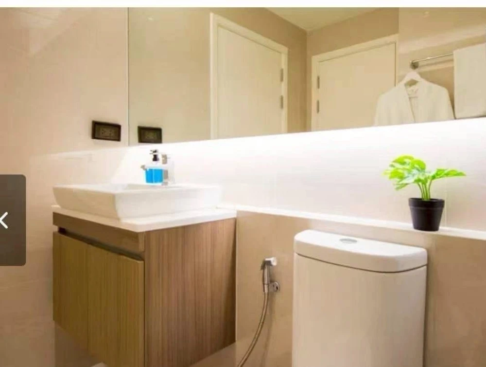 For sale: Vithara Sukhumvit 36. Spacious, ready-to-move-in unit with full furniture. Just bring your belongings and move in! Book now before it's too