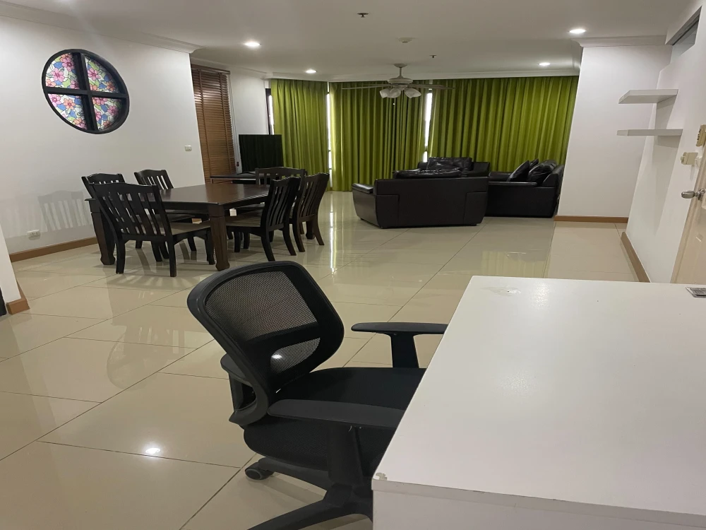 For sale: Supalai Casa Riva, 2 bedrooms, 2 bathrooms, complete set of amenities. Ready to reserve now.