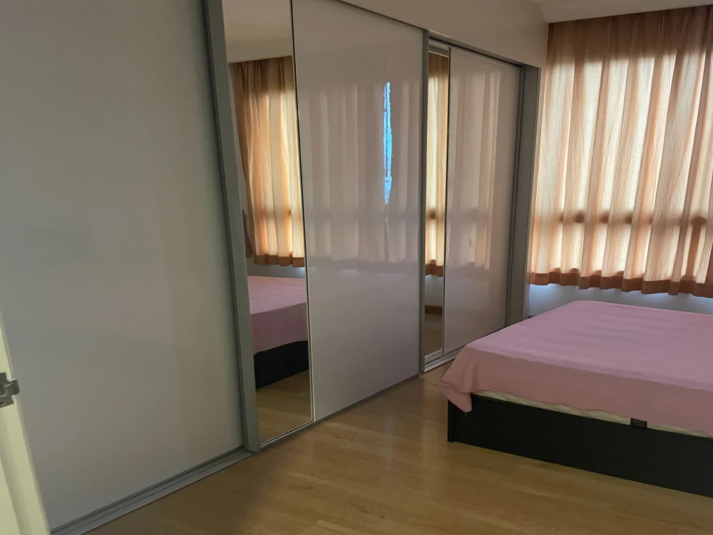 For sale: Supalai Casa Riva, 2 bedrooms, 2 bathrooms, complete set of amenities. Ready to reserve now.