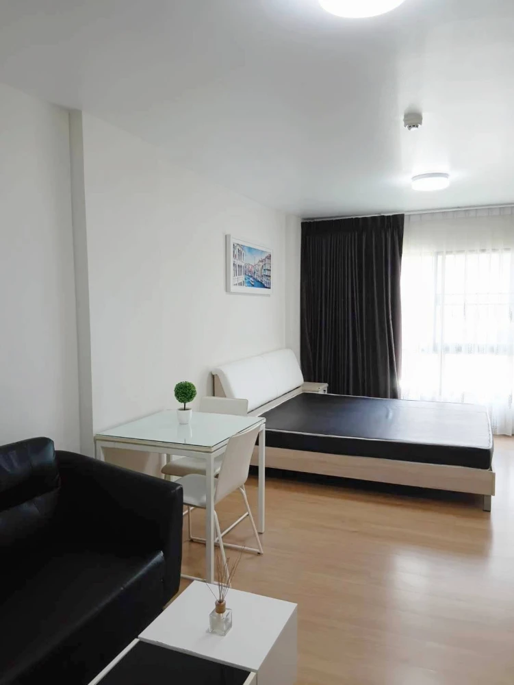 For sale: Supalai Cute Ratchayothin, Cosmos Building (middle building with amenities), 2nd floor. Excellent location, pool view, fully furnished.