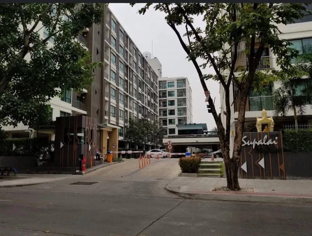 For sale: Supalai City Resort Ratchayothin-Phahon Yothin 32, empty room, reasonable price, those who like to decorate their rooms must buy it.