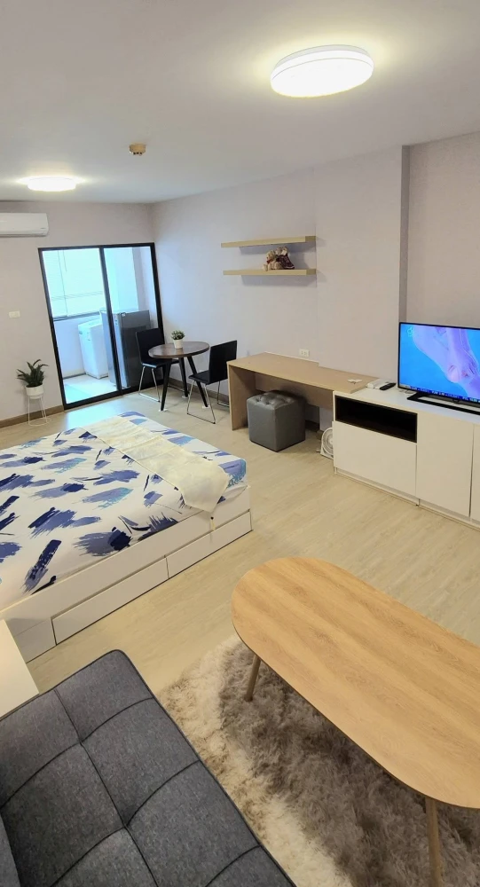 For Sale: Supalai City Resort Ramkhamhaeng, Building B, 30 sq.m. unit. Close to dining options and the airport; includes a digital door lock. Book now images