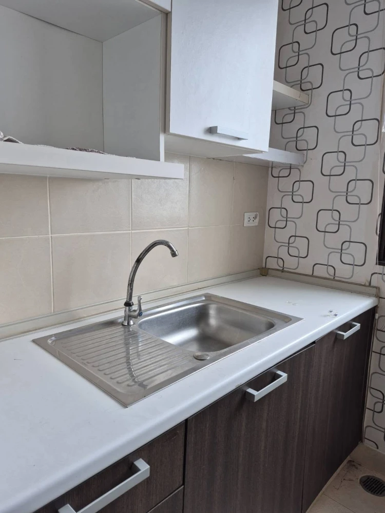 Selling a Supalai City Resort Ramkhamhaeng condo. High floor unit with excellent ventilation and unobstructed views, including a wide view extending t