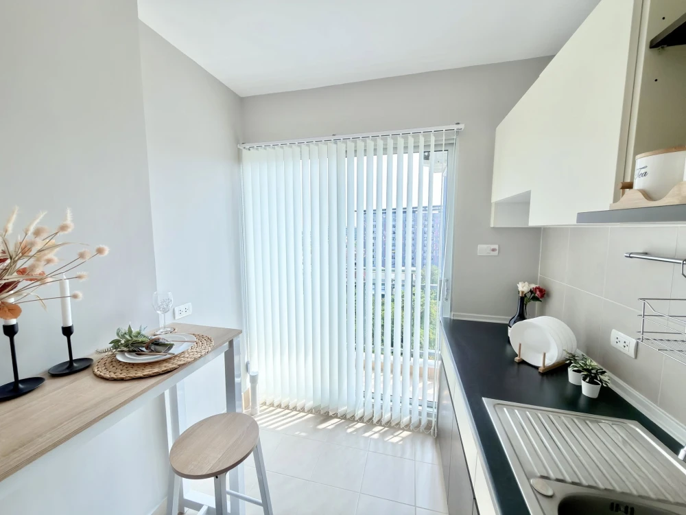 For sale: Supalai City Resort Phra Nangklao - Chao Phraya Station. The unit is sold unfurnished, as is. It's spacious, airy, and extremely clean. Book