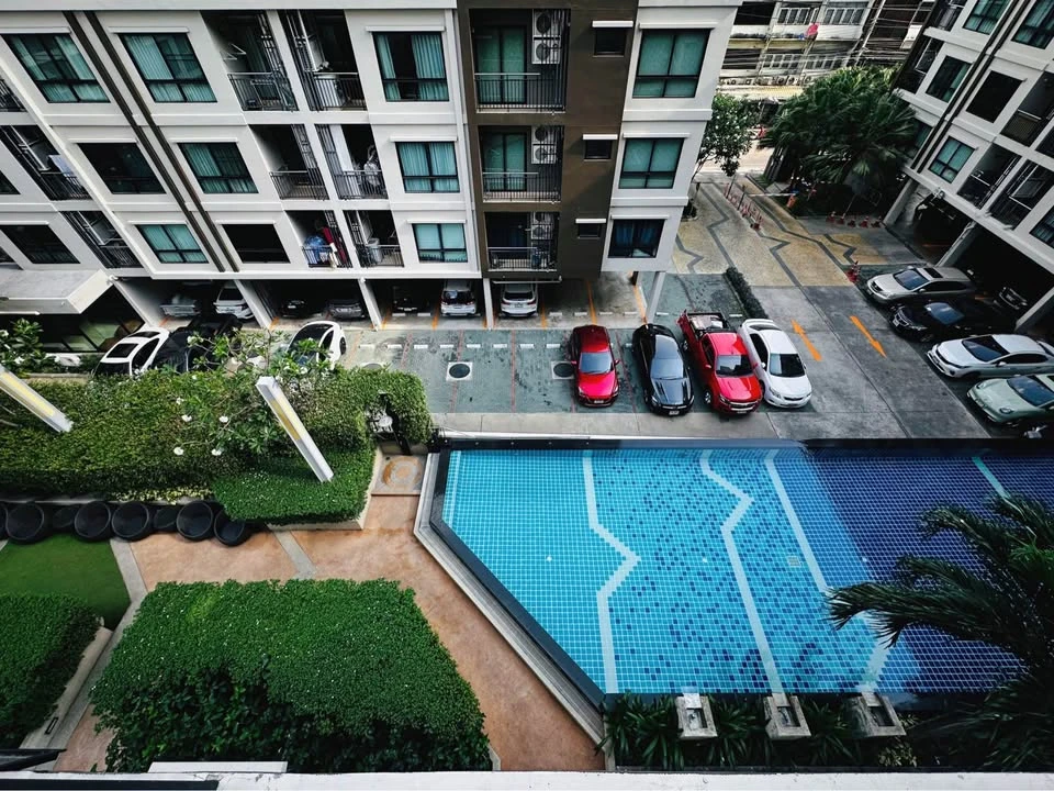 For sale Supalai City Resort Bearing Station, corner room, garden view + swimming pool, good feng shui, light shines through every room, hurry up and