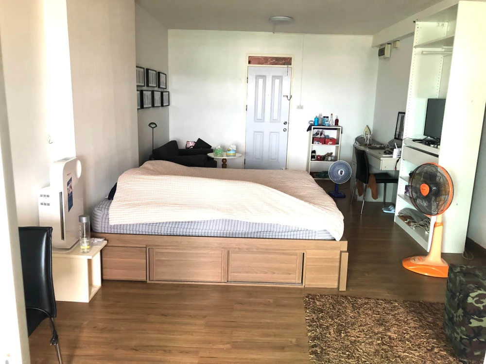 For sale: Supalai Park Srinakarin, a great unit on a high floor, spacious and comfortable. Book now!
