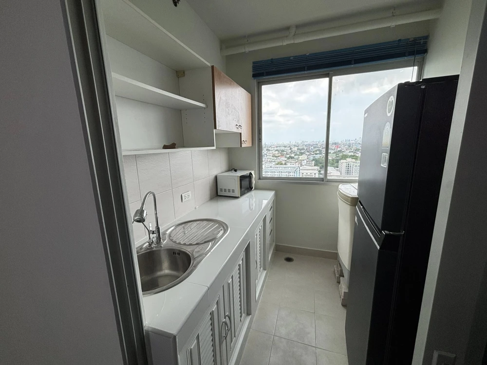 Selling Supalai Park Kaset, includes furniture and appliances. Great view, breezy, not hot. Ready to move in.
