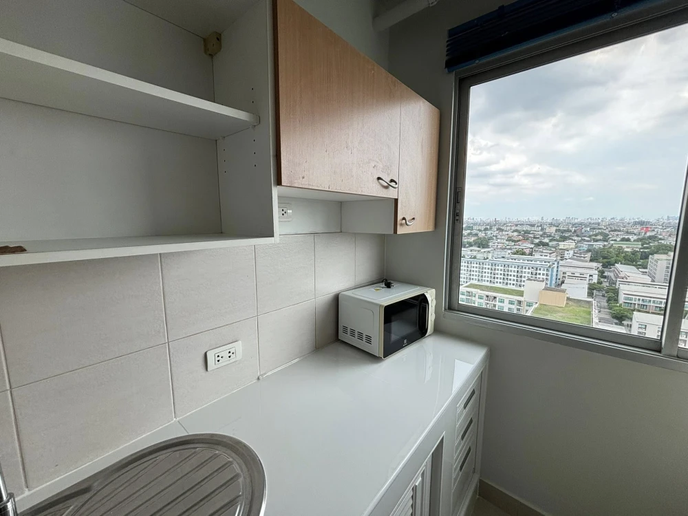 Selling Supalai Park Kaset, includes furniture and appliances. Great view, breezy, not hot. Ready to move in.