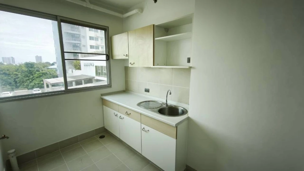 For Sale: Supalai Park Tiwanon Intersection. Unfurnished unit on the 3rd floor with a view overlooking the back of the swimming pool. Vacant and ready
