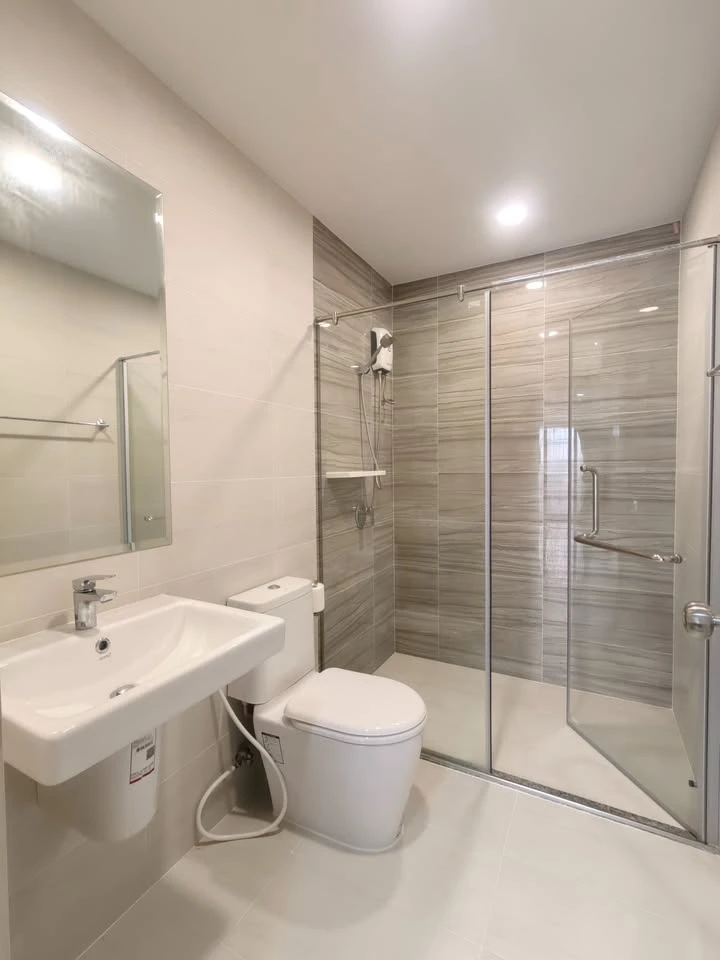 For sale: Supalai Park, Yaek Fai Chai, luxury condo, corner room, great view, private, beautiful room number, reserve now, don't delay.