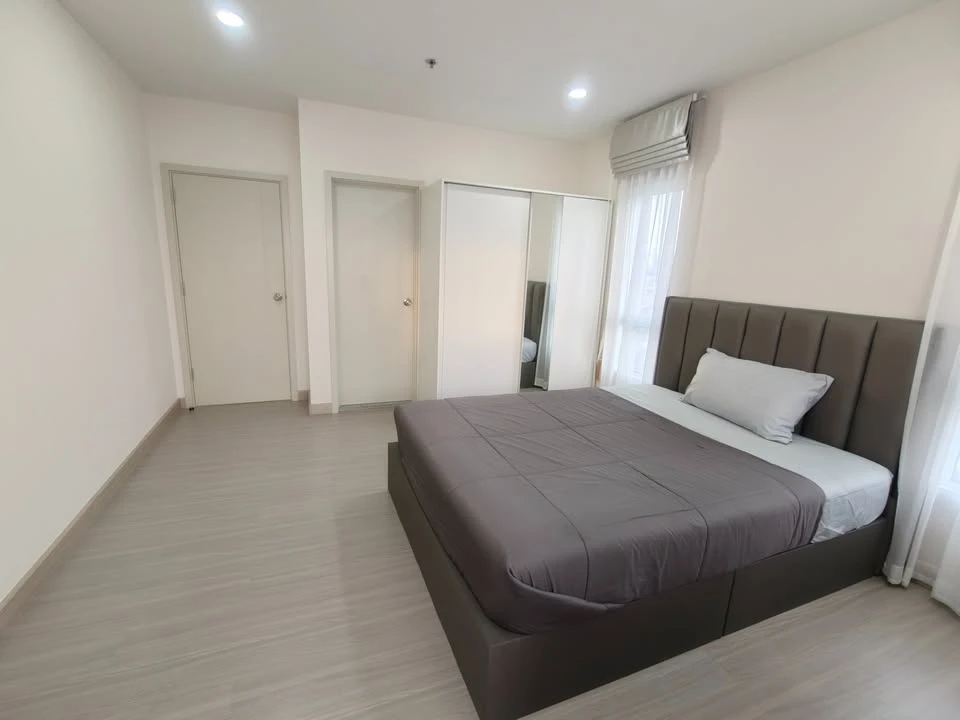 For sale: Supalai Park, Yaek Fai Chai, luxury condo, corner room, great view, private, beautiful room number, reserve now, don't delay.
