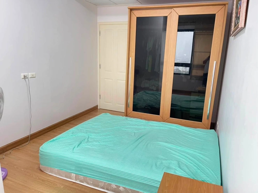 For sale: Supalai Premier Narathiwas-Sathorn, 18th floor, North facing, city view, bright and airy. Reservation required. images