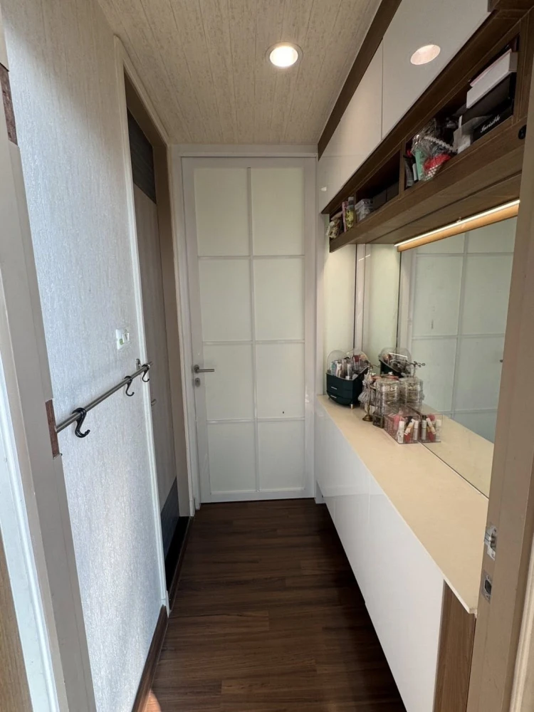 For sale: Supalai Premier Ratchathewi, 33rd floor. Great view, perfect for watching fireworks during any festival. Central location, convenient access