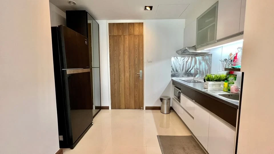 For sale: Supalai Premier @ Asoke, 30th floor, North facing, swimming pool view, with quality furniture, hurry up and grab it now!