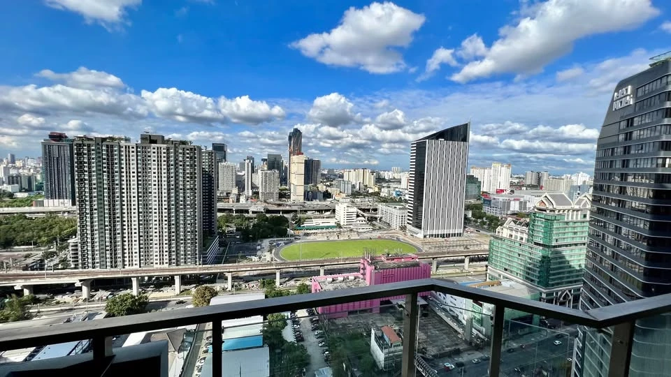 For sale: Supalai Premier @ Asoke, 30th floor, North facing, swimming pool view, with quality furniture, hurry up and grab it now!
